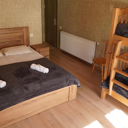 Archil And Nino Gigauri Guest House Kazbegi Exterior foto